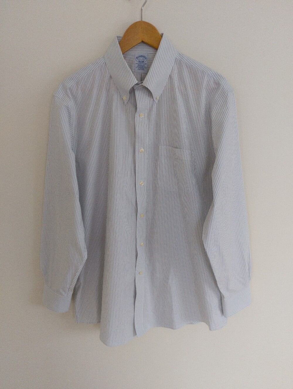 Brooks Brothers Mens Dress Shirt 16 1/2 33 Regular Fit Non-Iron Stretch Striped